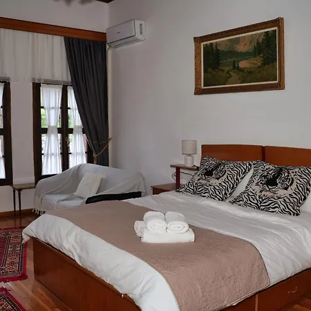 ゲストハウス Emblematic House 2 *