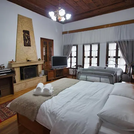 Emblematic House 2 * Gjirokastër